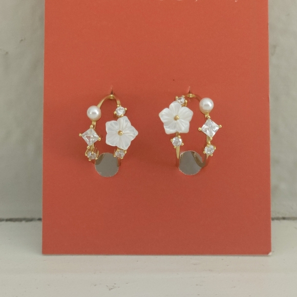 NWT Raízes Portuguese Jewelry Cubic Zirconia/Gold Huggie Earrings - Picture 2 of 4